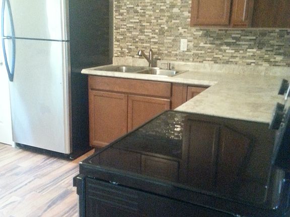 5th image of 28863 Miller Dr