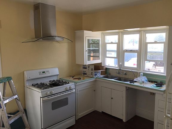 4th image of 176 El Nido Ave