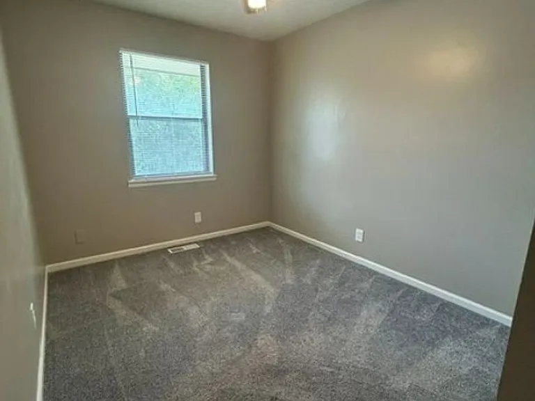 219 N Garrison Ave — Photo 33