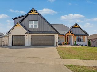 277 Mill Park Ln, Springdale, AR 72762