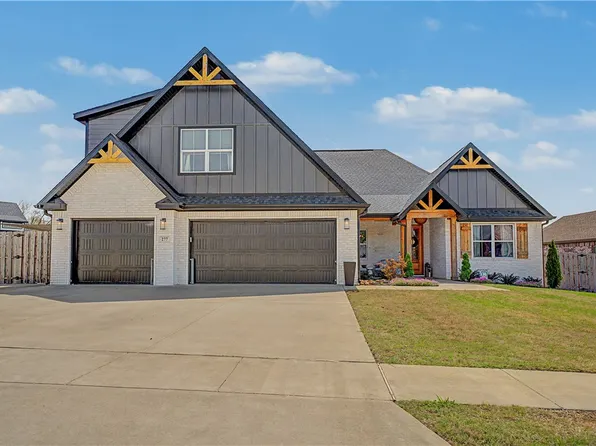 277 Mill Park Ln, Springdale, AR 72762