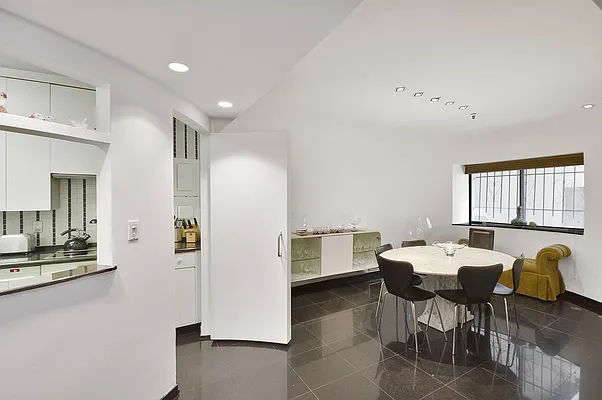 Sold by Corcoran | media 21