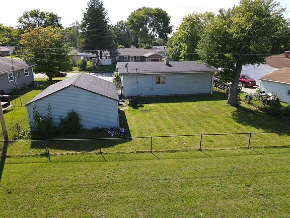 4th image of 834 Berkeley Dr