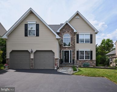 125 Riverwoods Dr, New Hope, PA, 18938