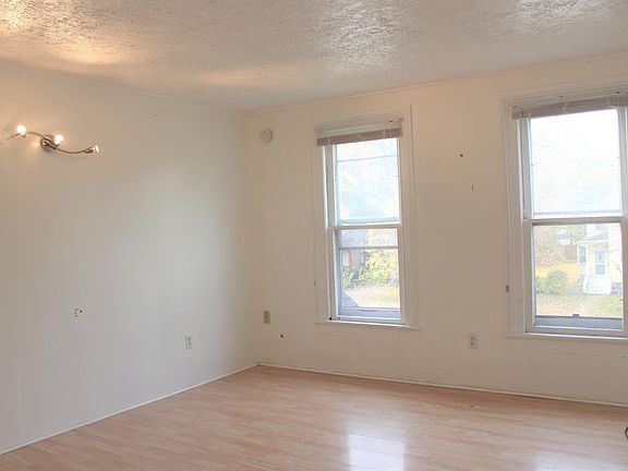 5th image of 418 Woodward Ave APT 4