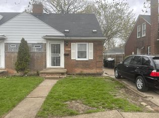 20707 Moross Rd, Grosse Pointe, MI 48224