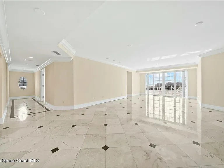 2240 Front St #104 — Photo 4