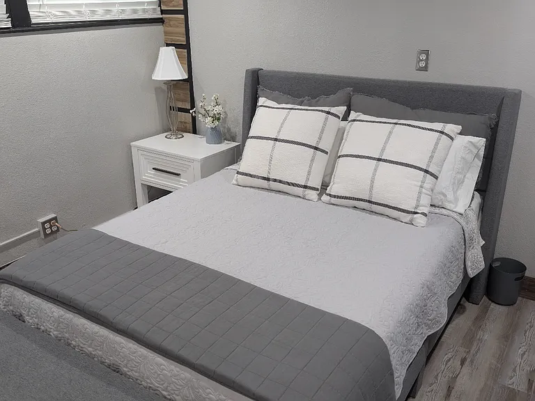 835 E Platte Ave #5 — Photo 4
