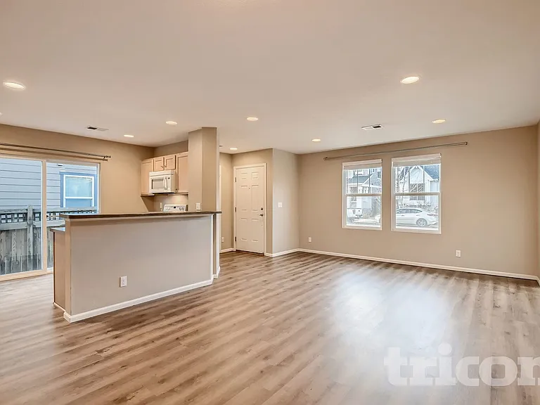 2172 Willow Ct — Photo 2
