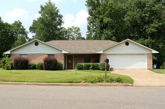 1st image of 119 Bent Oak Dr