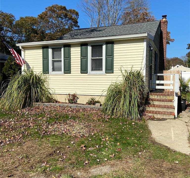 1st image of 27 Acorn Ave