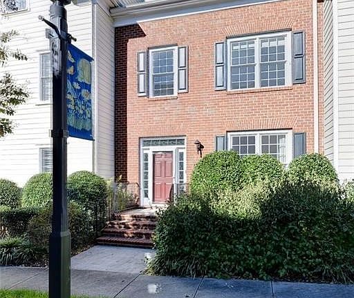2nd image of 4633 Town Creek Dr