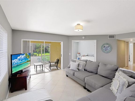 3rd image of 9605 Crescent Garden Dr #E-101