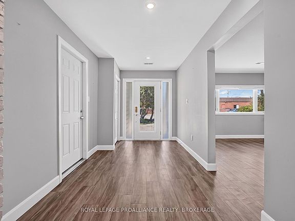 4th image of 843 Woodbine Rd