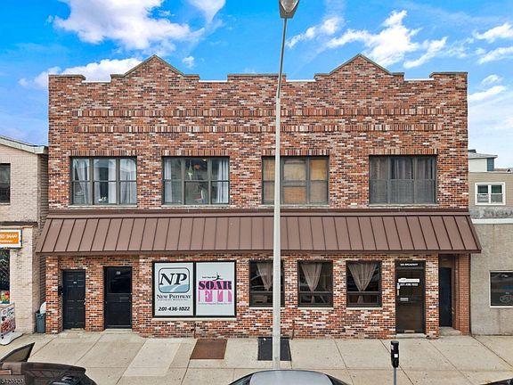 4th image of 993 Broadway #1