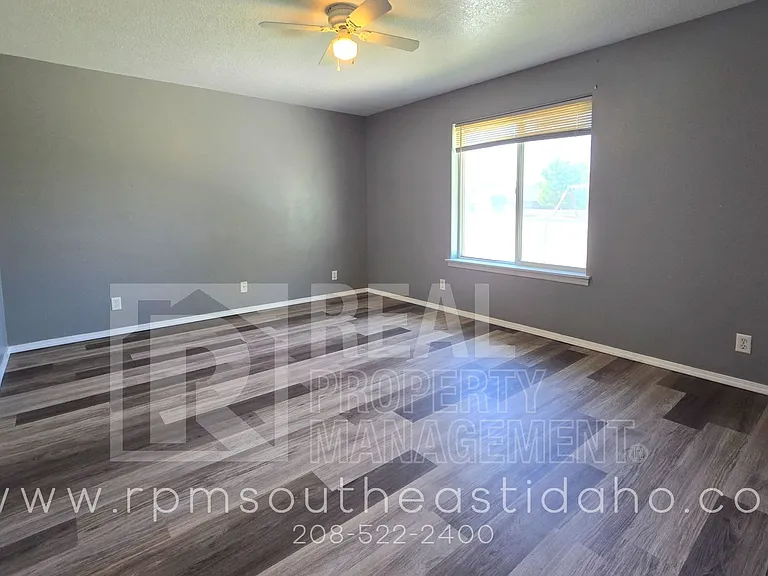 2803 E Chasewood Dr — Photo 19