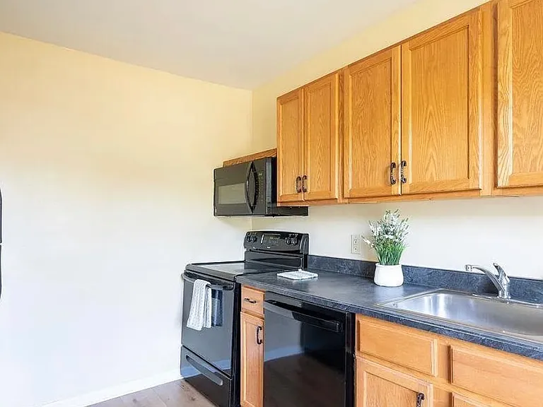 1223 Villa Ln #G — Photo 10