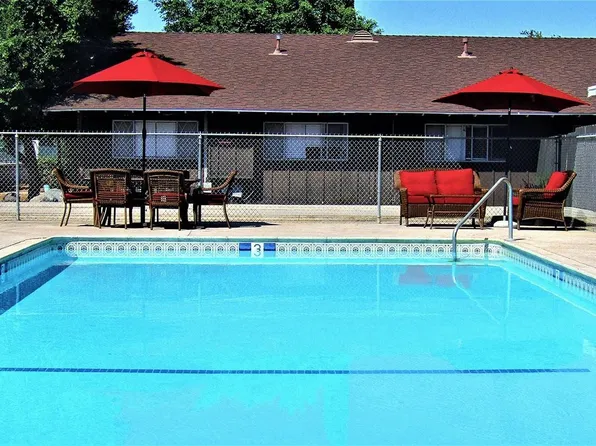 Town and Country Garden Apartments, 1106 E Washington Ave APT A, El Cajon, CA 92019