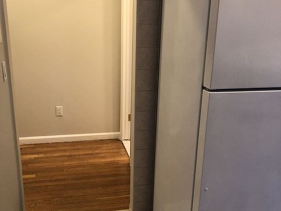 3rd image of 2228 42nd St #3R