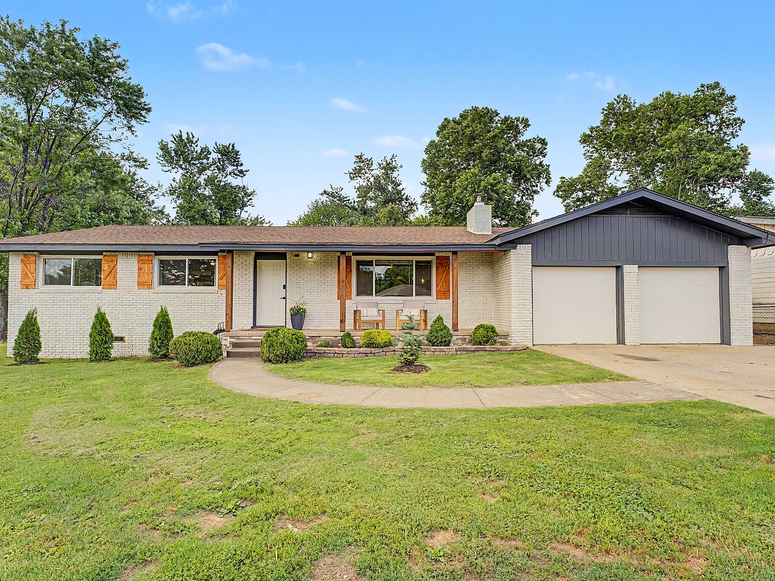 209 Cheri Whitlock Dr — Photo 1