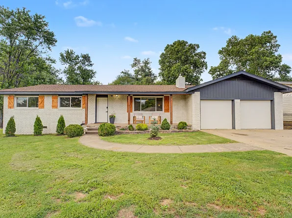 209 Cheri Whitlock Dr, Siloam Springs, AR 72761