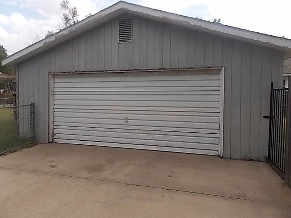 5th image of 222 N Iuka St