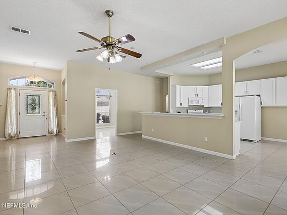 5th image of 2070 Thornhill Dr