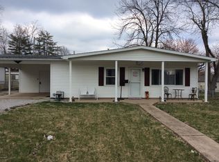312 Pine Dr, Mount Vernon, IL 62864