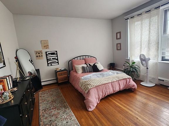 2nd image of 11 Stearns Rd APT 4