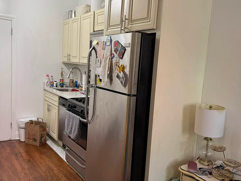 414 E 78th St #2B — Photo 3