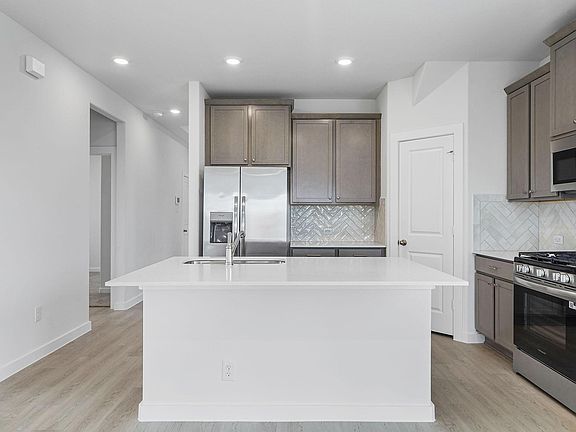 5th image of 2633 Lake Bryan Dr