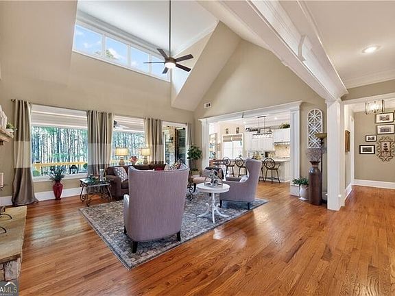 4th image of 110 Roxbury Row