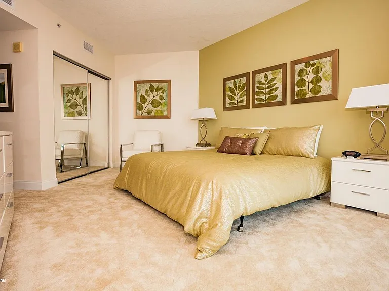 241 Riverside Dr #2204 — Photo 8
