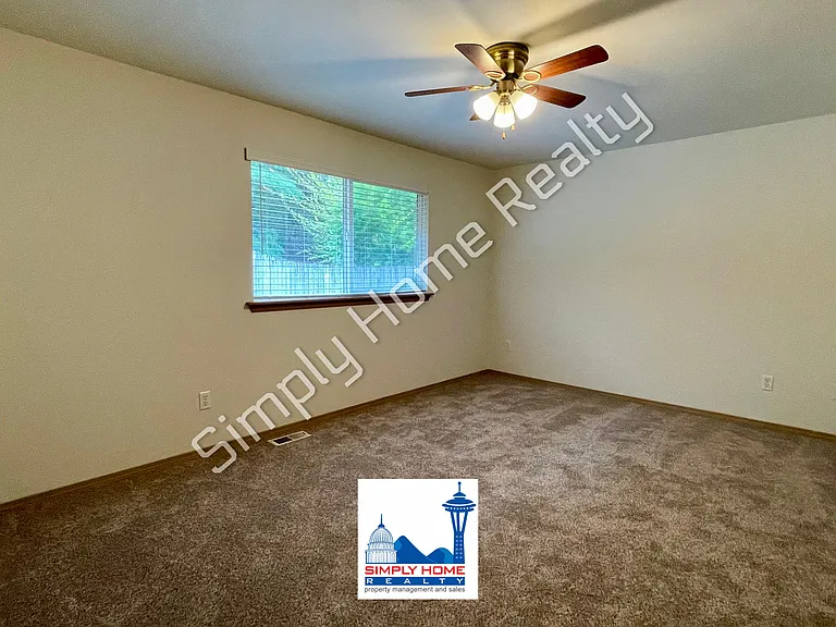 921 Avalon Ct SE — Photo 16
