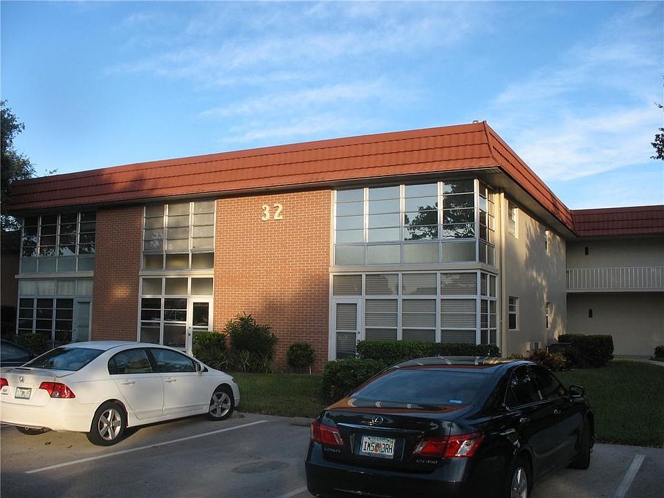 1st image of 32 Pine Arbor Ln