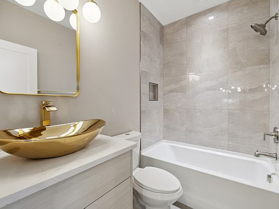 2nd image of 1117A Chester Ave #A