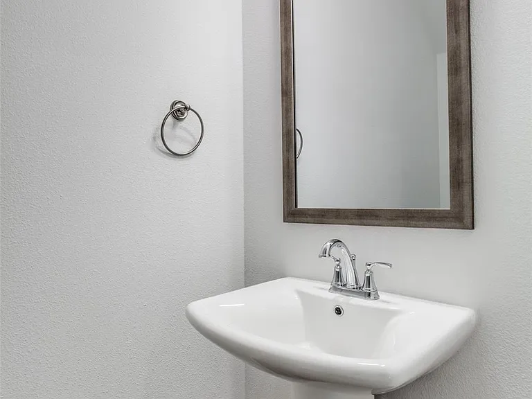 1056 Homestead Way — Photo 3