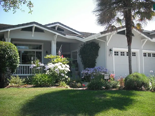 1402 Casablanca Cir photo 1