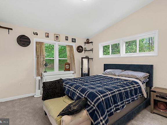 5th image of 21363 Lynn Ln