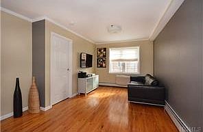 3rd image of 3097 Heath Ave