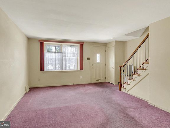 3rd image of 2473 Berryhill St