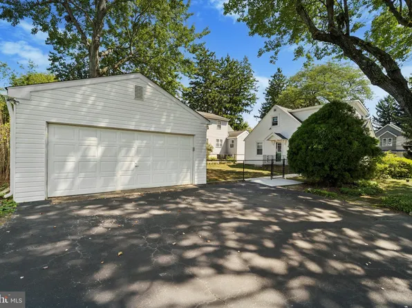 318 3rd Ave, Newtown Square, PA 19073