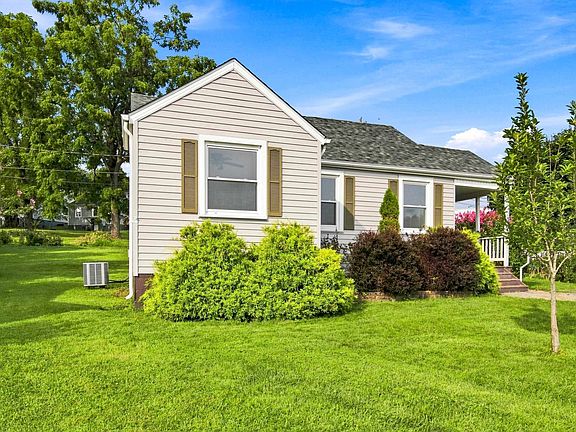 4th image of 108 Jackson Cir