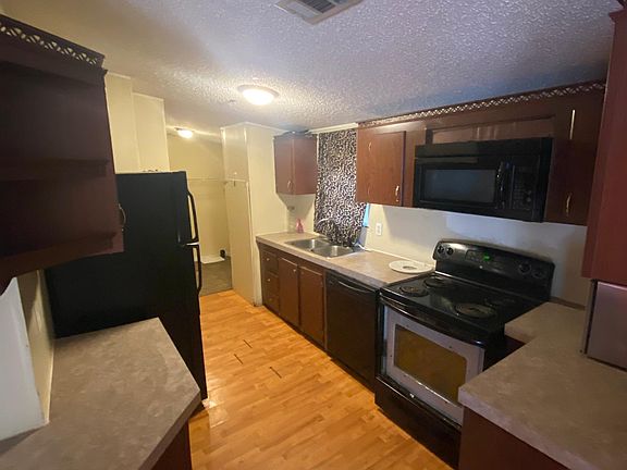 2nd image of 4225 SE 131st Pl
