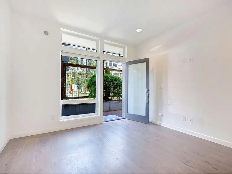 114 20th Ave #B — Photo 9