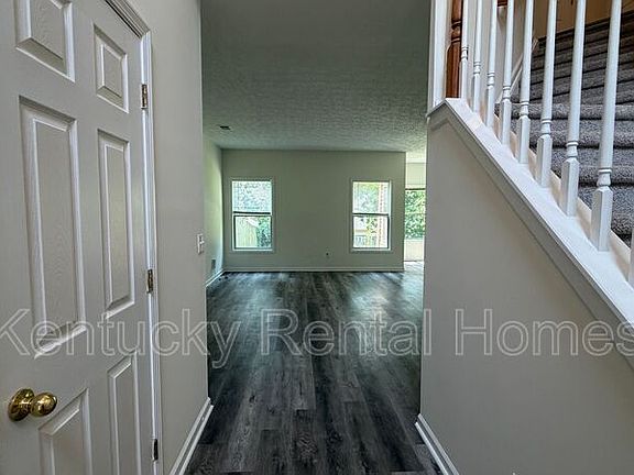 5th image of 3025 Many Oaks Park