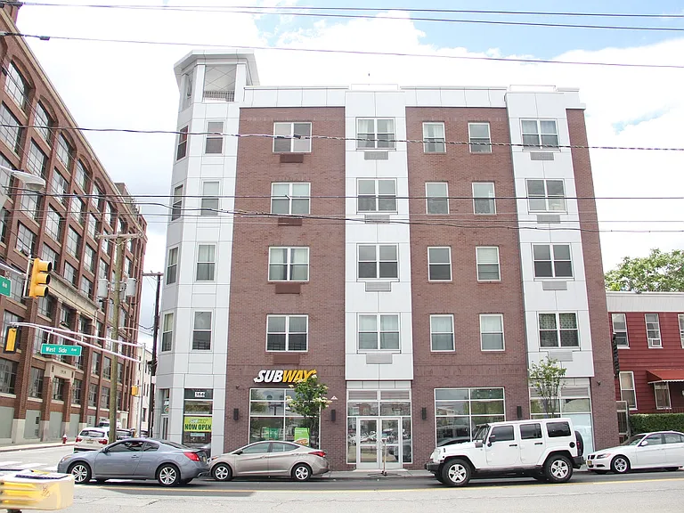 366 West Side — Photo 11