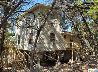 133 Black Oak Dr, Canyon Lake, TX 78133