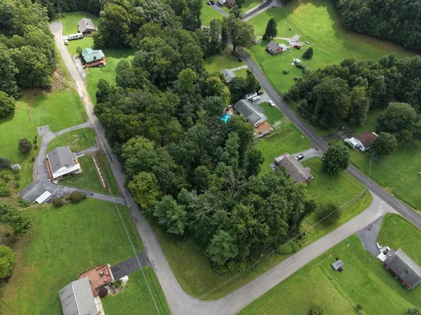 Cypress Dr, Marion, VA 24354