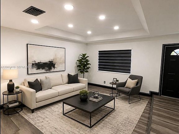 4th image of 1705 SW 100th Ave #1-2